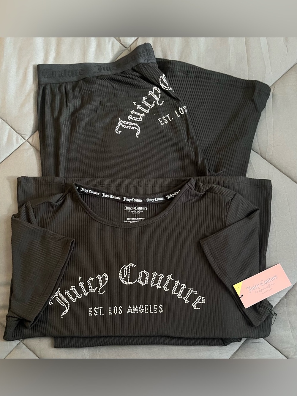 Juicy Couture Women's NWT Black Logo Short-Sleeve Top and Pants. SIZE: Large - Picture 3 of 11